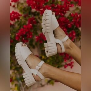 Benefit one Strap Sandal